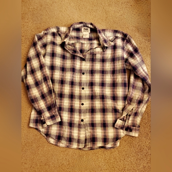 Northern Reflections 100% cotton purple plaid button down - Picture 3 of 4
